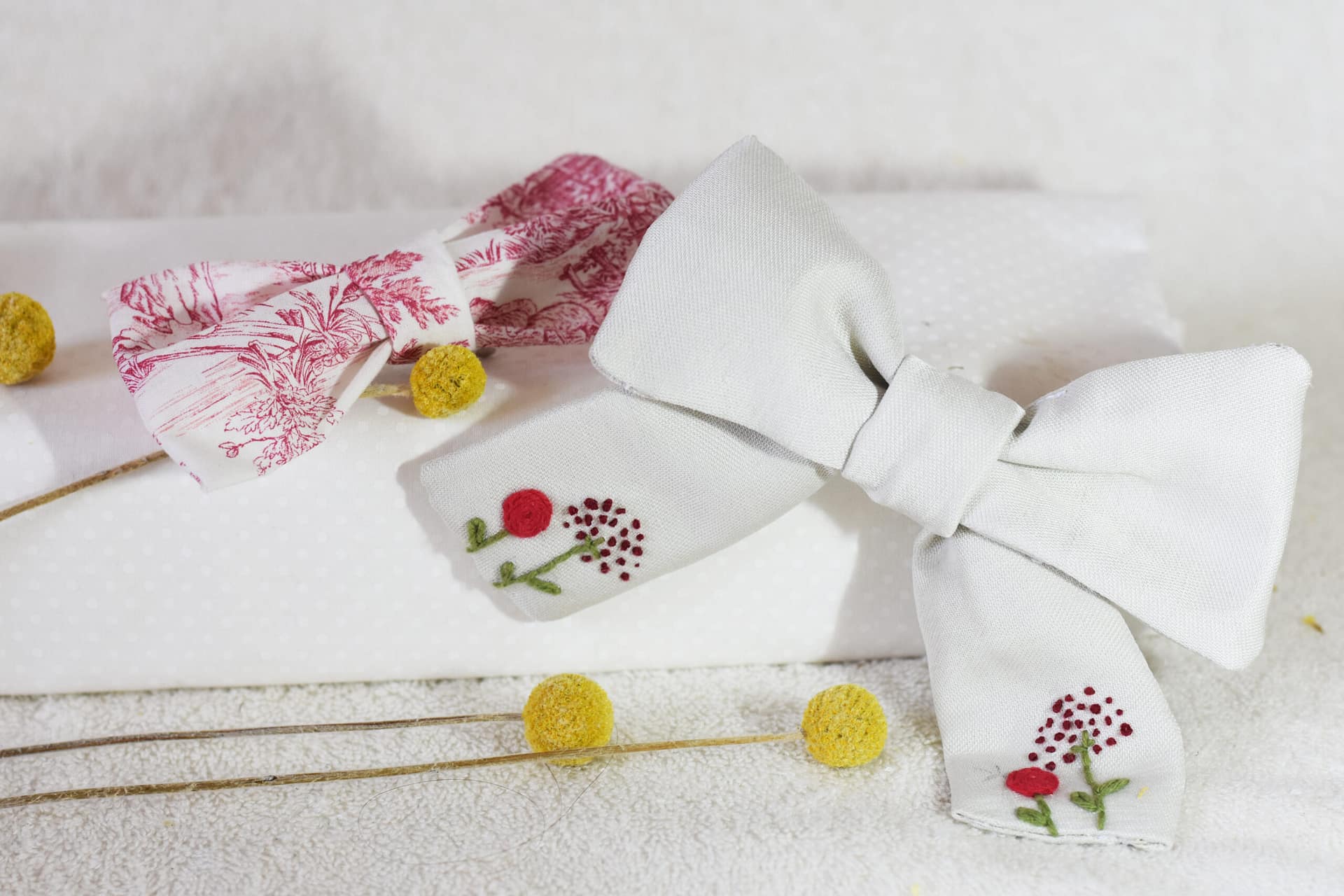 Feuille De Tissu Simili Cuir - Thème Alice - Pour Artisanat Et Création - Neuf